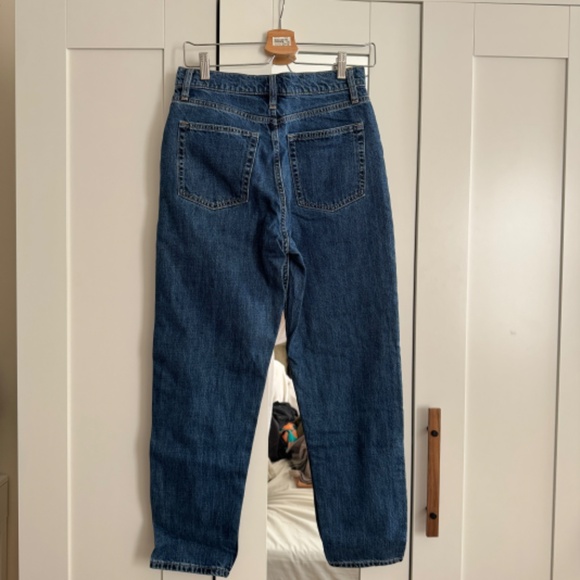 GAP Dark Wash High Waist Mom Jeans size 4 (27) - Picture 3 of 5